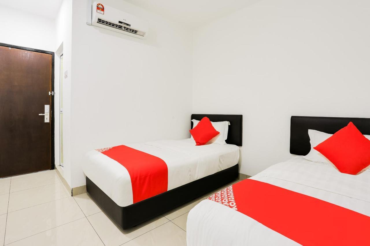Super Oyo 89495 Rich Hotel Johor Bahru Bagian luar foto
