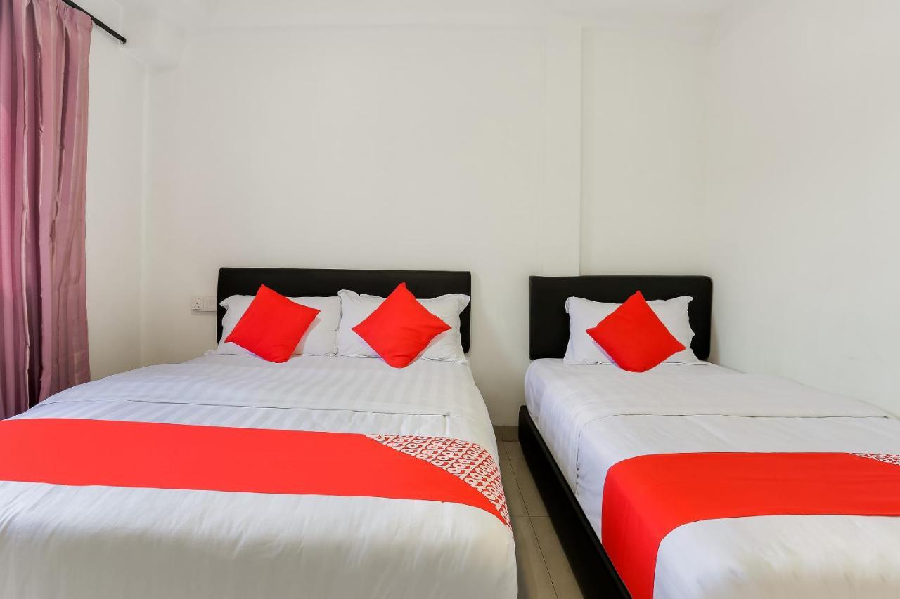 Super Oyo 89495 Rich Hotel Johor Bahru Bagian luar foto