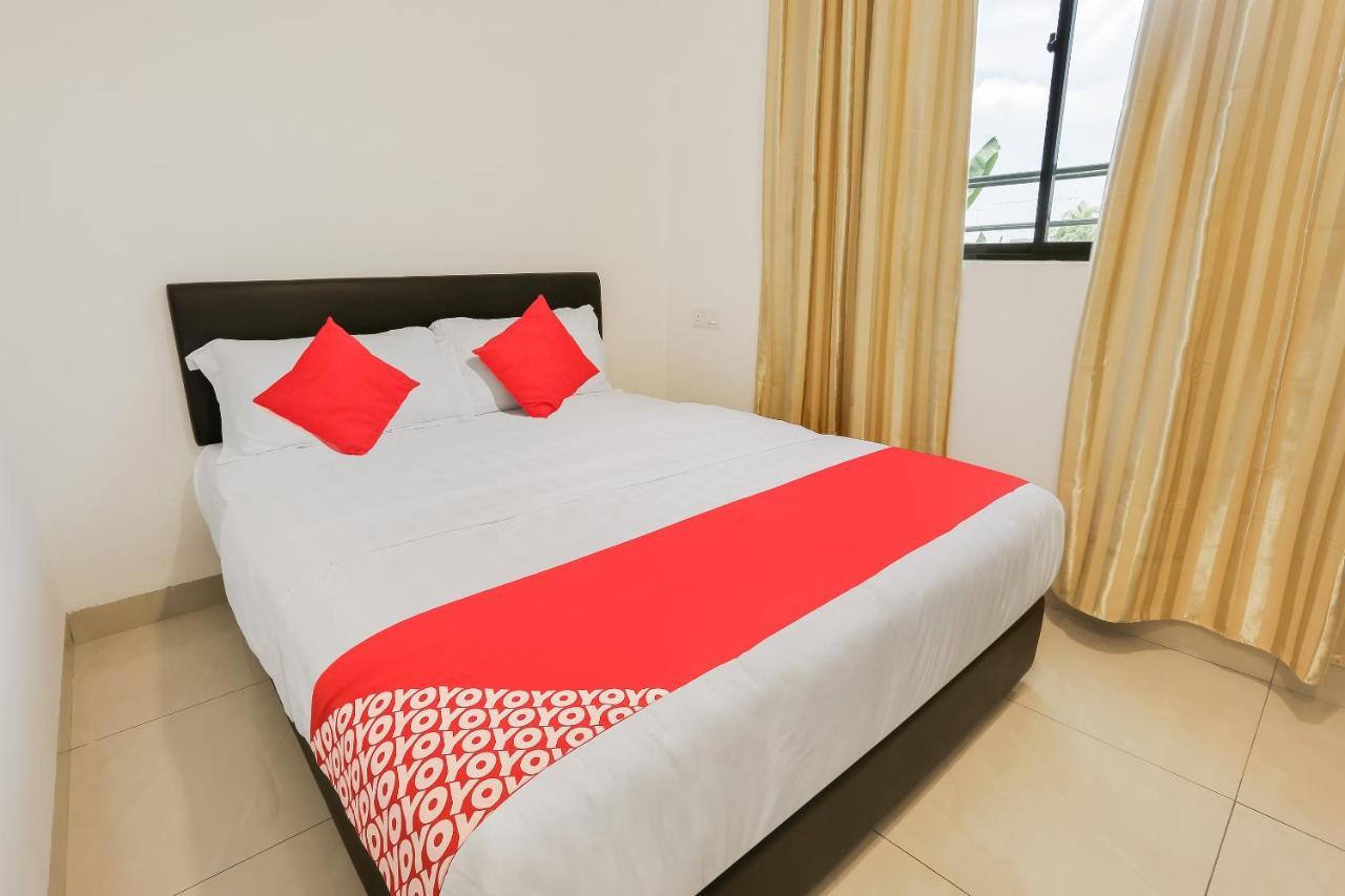 Super Oyo 89495 Rich Hotel Johor Bahru Bagian luar foto